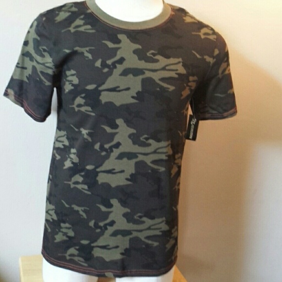 💰 SALE 5/$25  NWT Men's Camouflage T Shirt - Picture 1 of 3